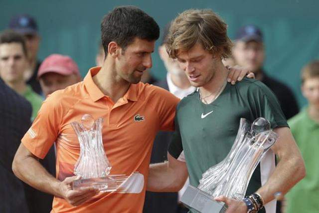 赛场奇迹背 赛场奇迹背