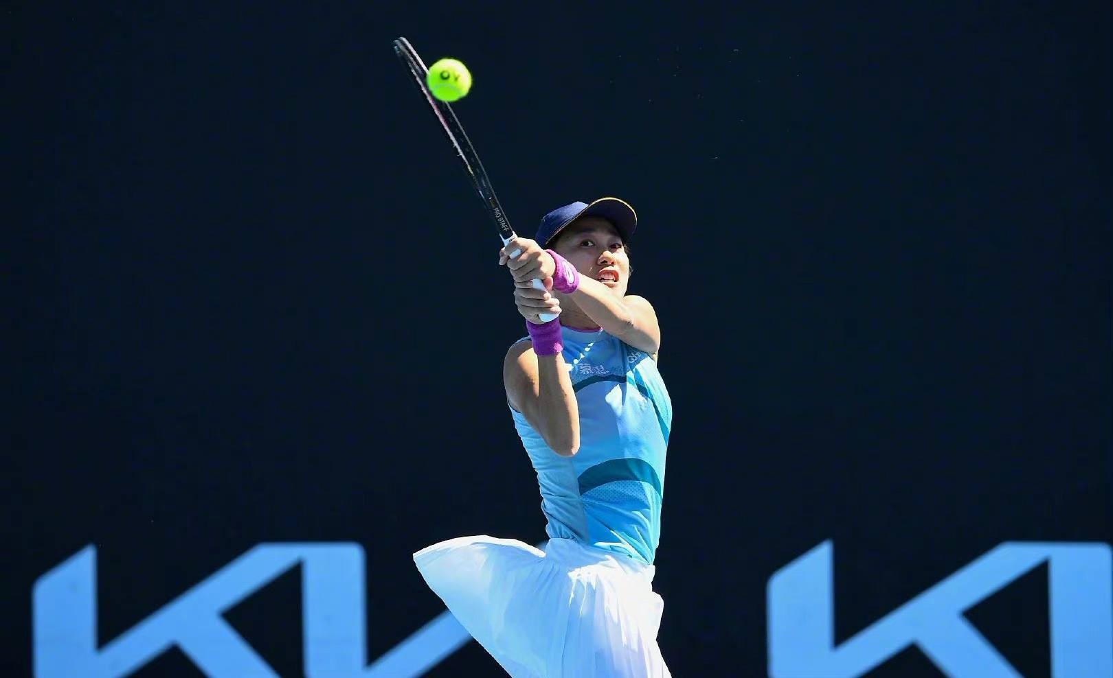 现出浓厚兴 现出浓厚兴